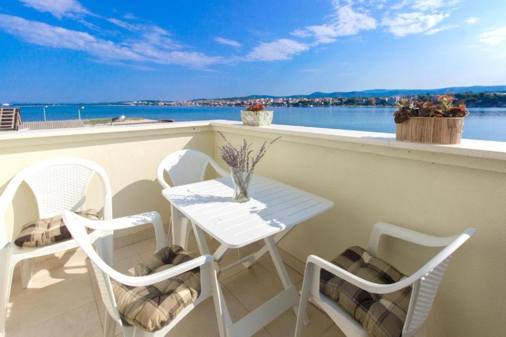 Riva 2 Apartamento Krapanj Exterior foto